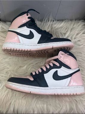 2021 Wmns Air Jordan 1 Retro High OG SE
'Bubble Gum'